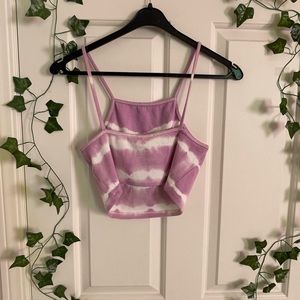 Its a strachy top that would suit all body types.